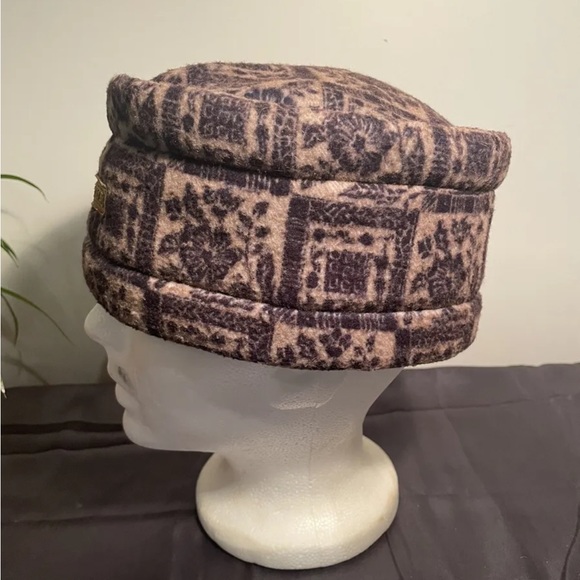 Vintage LG Louis Garneau Women’s Pillbox Winter Hat Floral Geometric Brown Small - Picture 2 of 6